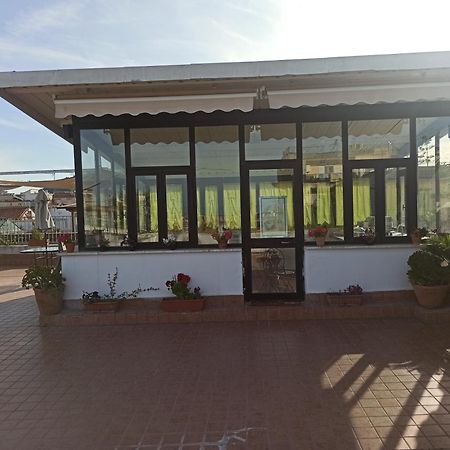 Отель La Terrazza Delle Fate Неаполь Экстерьер фото