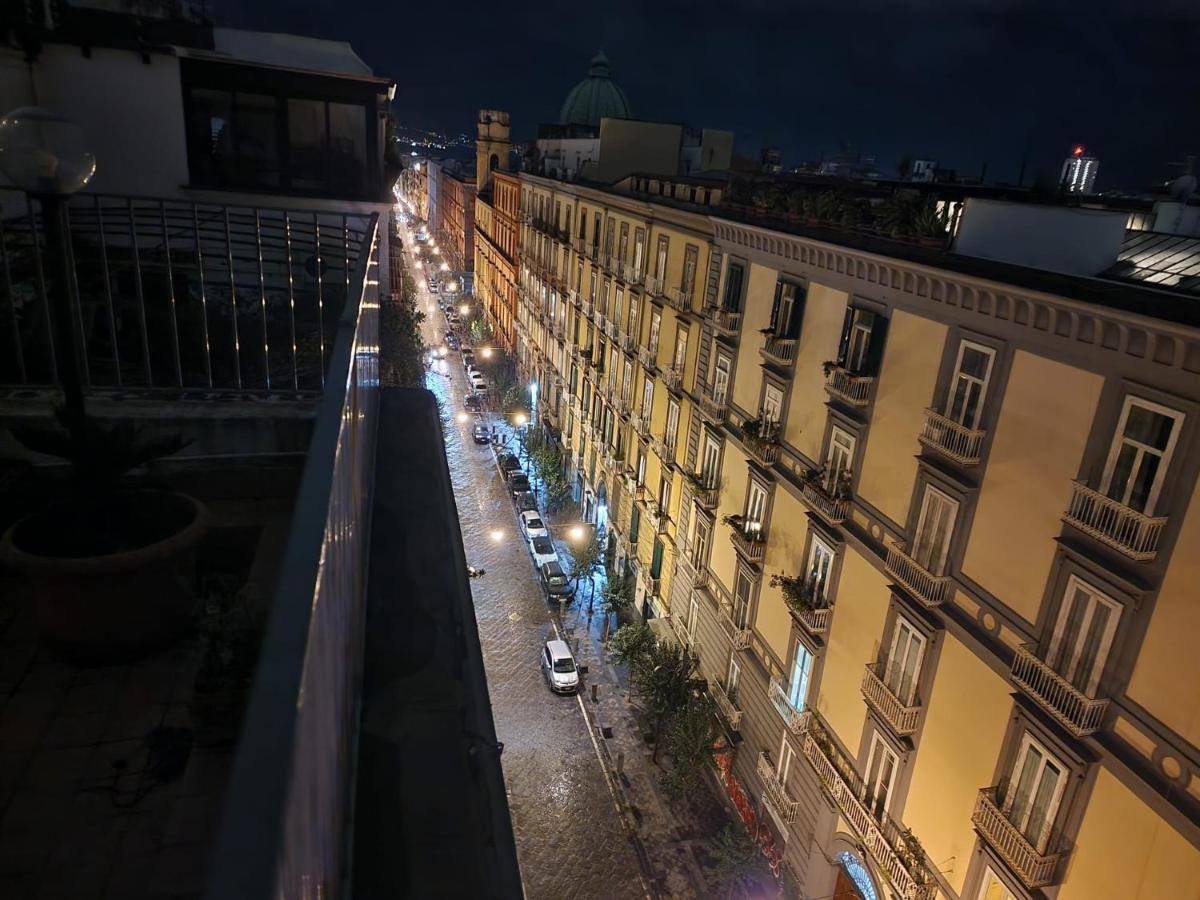 Отель La Terrazza Delle Fate Неаполь Экстерьер фото