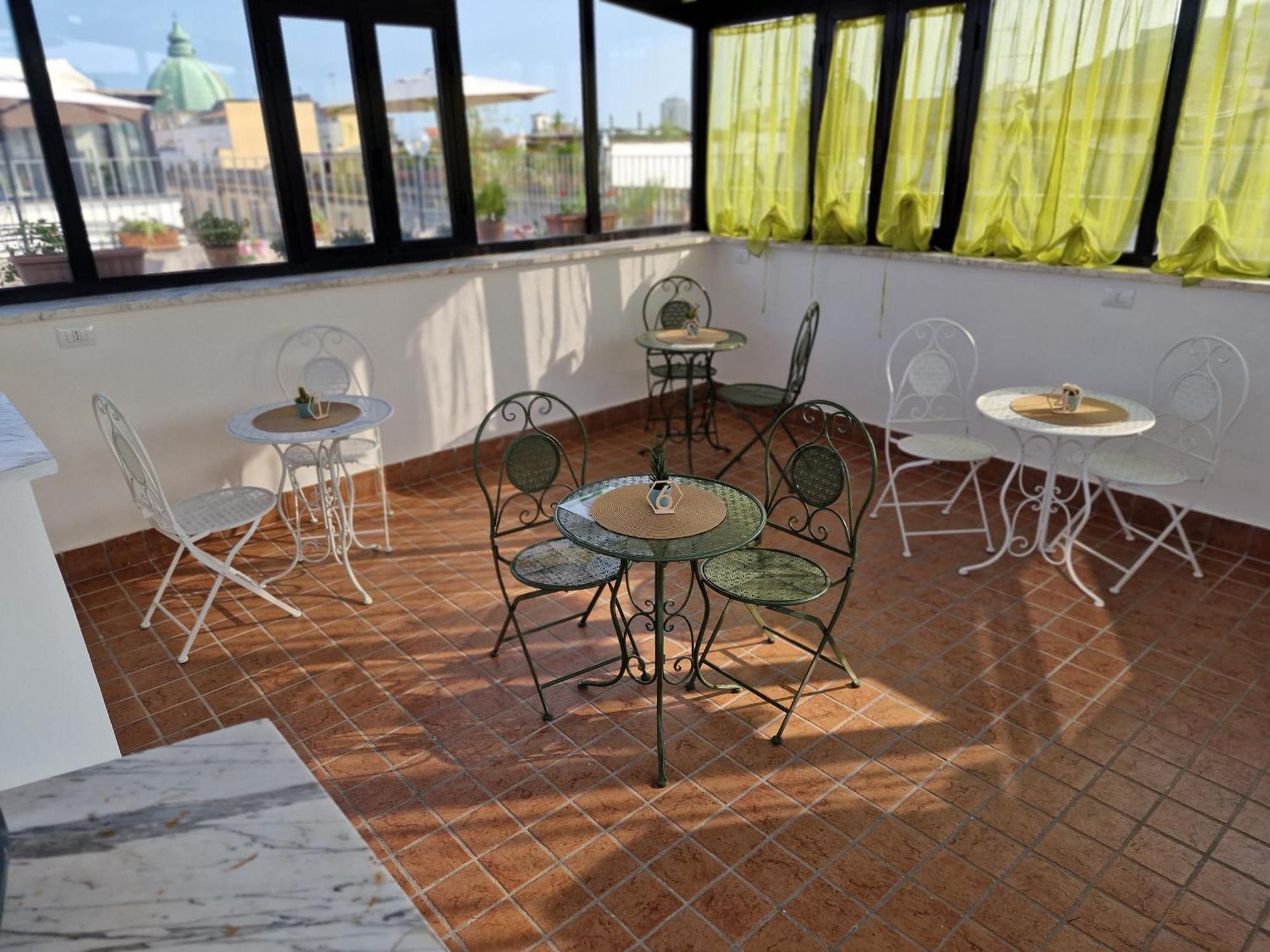 Отель La Terrazza Delle Fate Неаполь Экстерьер фото