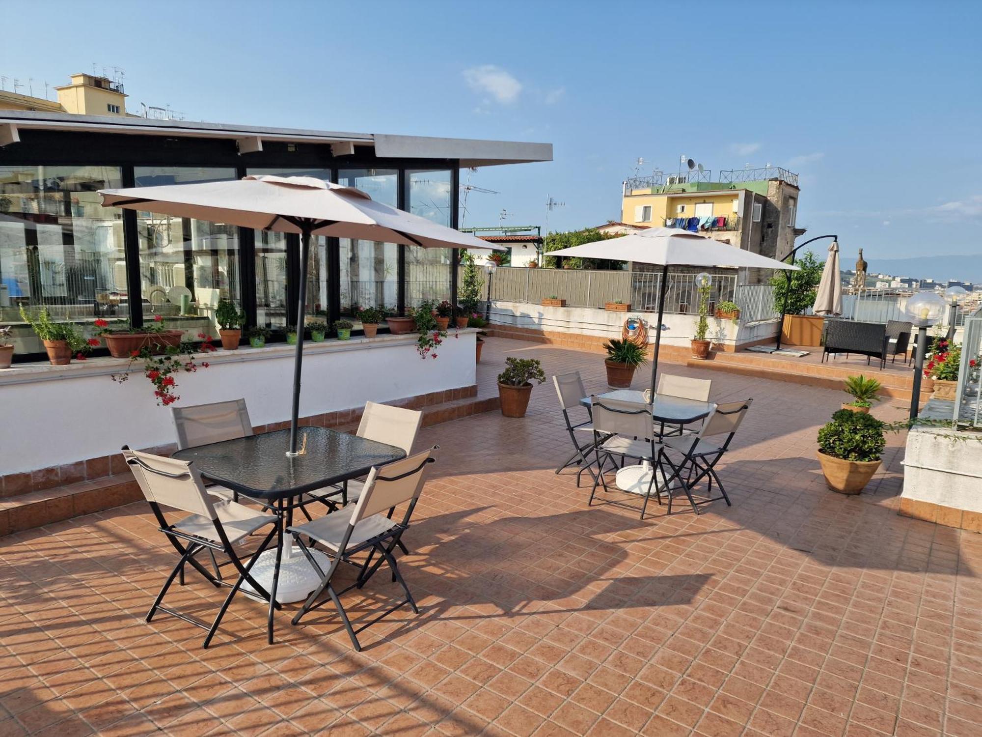 Отель La Terrazza Delle Fate Неаполь Экстерьер фото